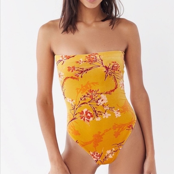 Urban OutfittersšOut from Under āGoldenrodā Yellow Velvet Strapless Bodysuit - Picture 7 of 7